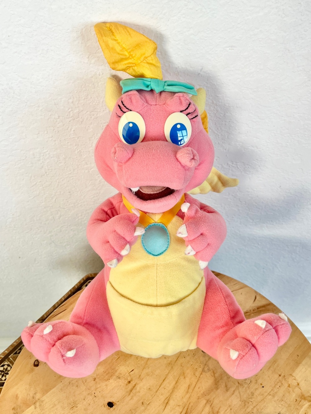 Vintage Playskool Pink Dragon Tales Hasbro CASSIE 12" Plush Rare 1999